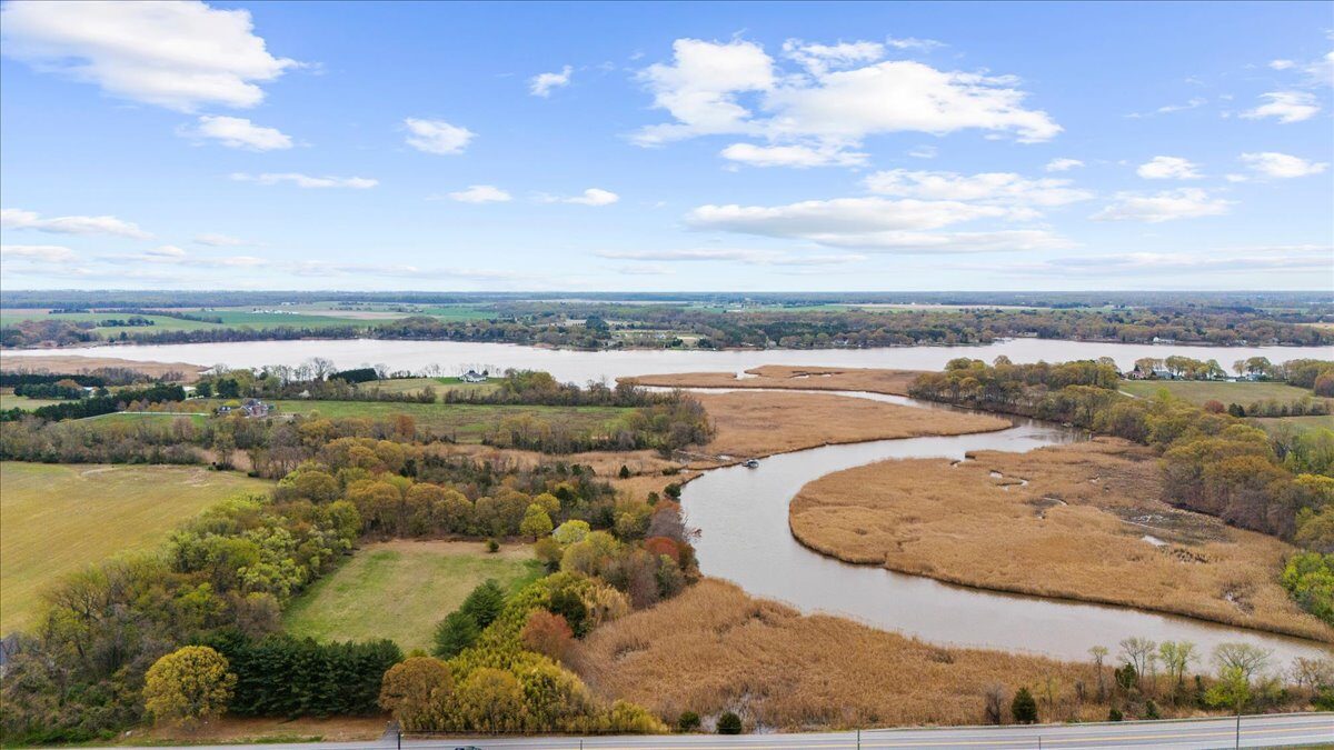 Marsh and river beside 26889 Morgnec Road